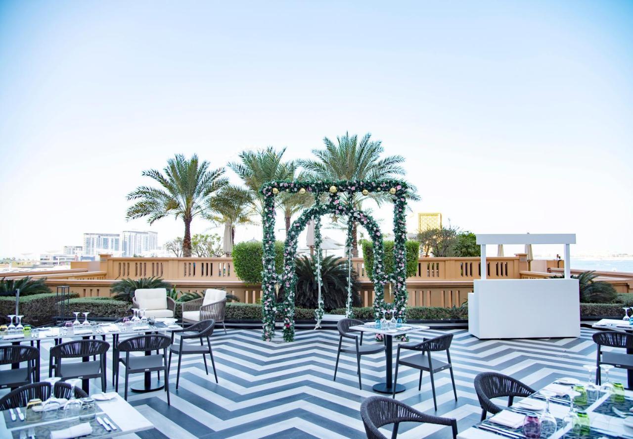 Sofitel Dubai Jumeirah Beach Exterior photo The beachside terrace