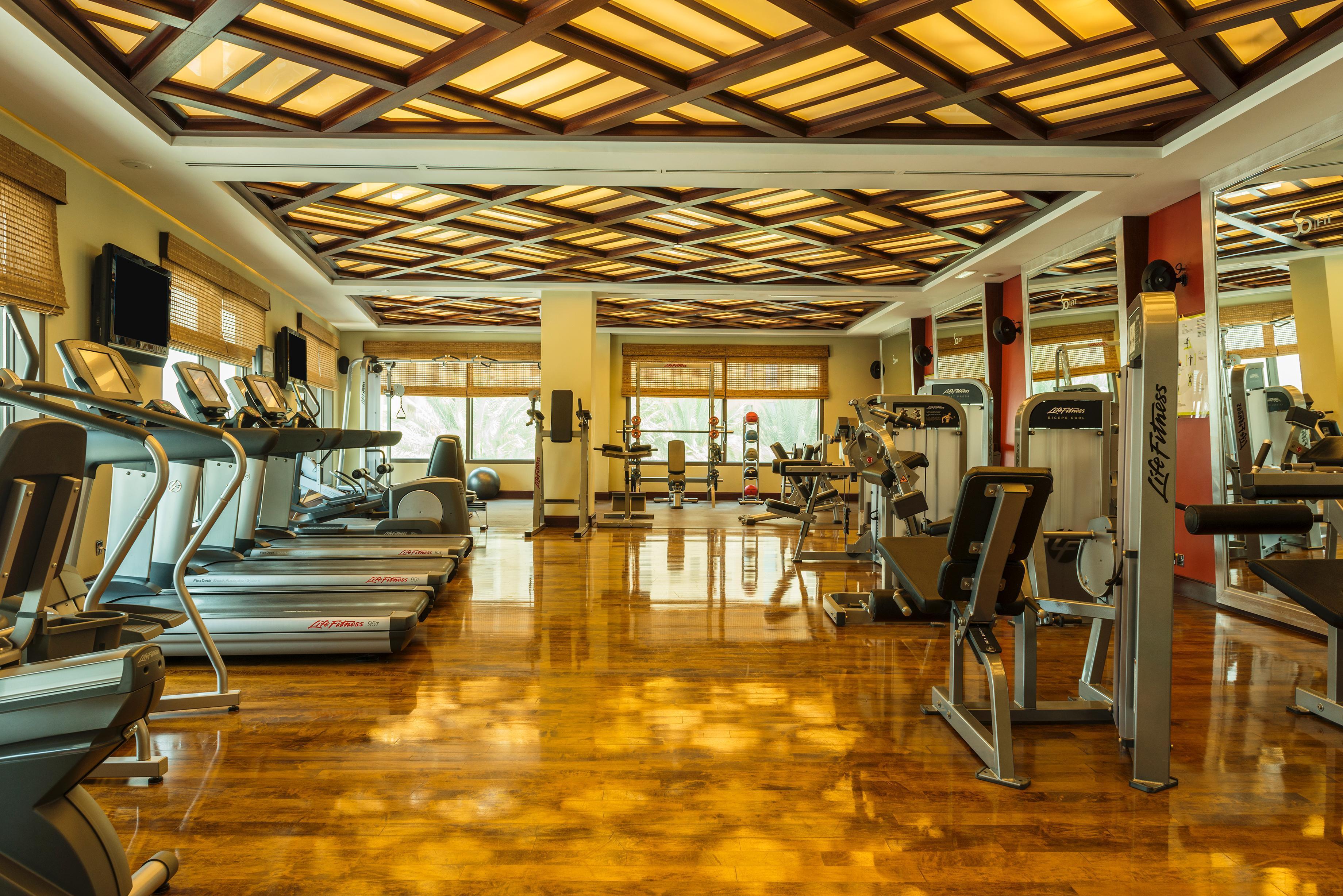 Sofitel Dubai Jumeirah Beach Exterior photo Fitness center