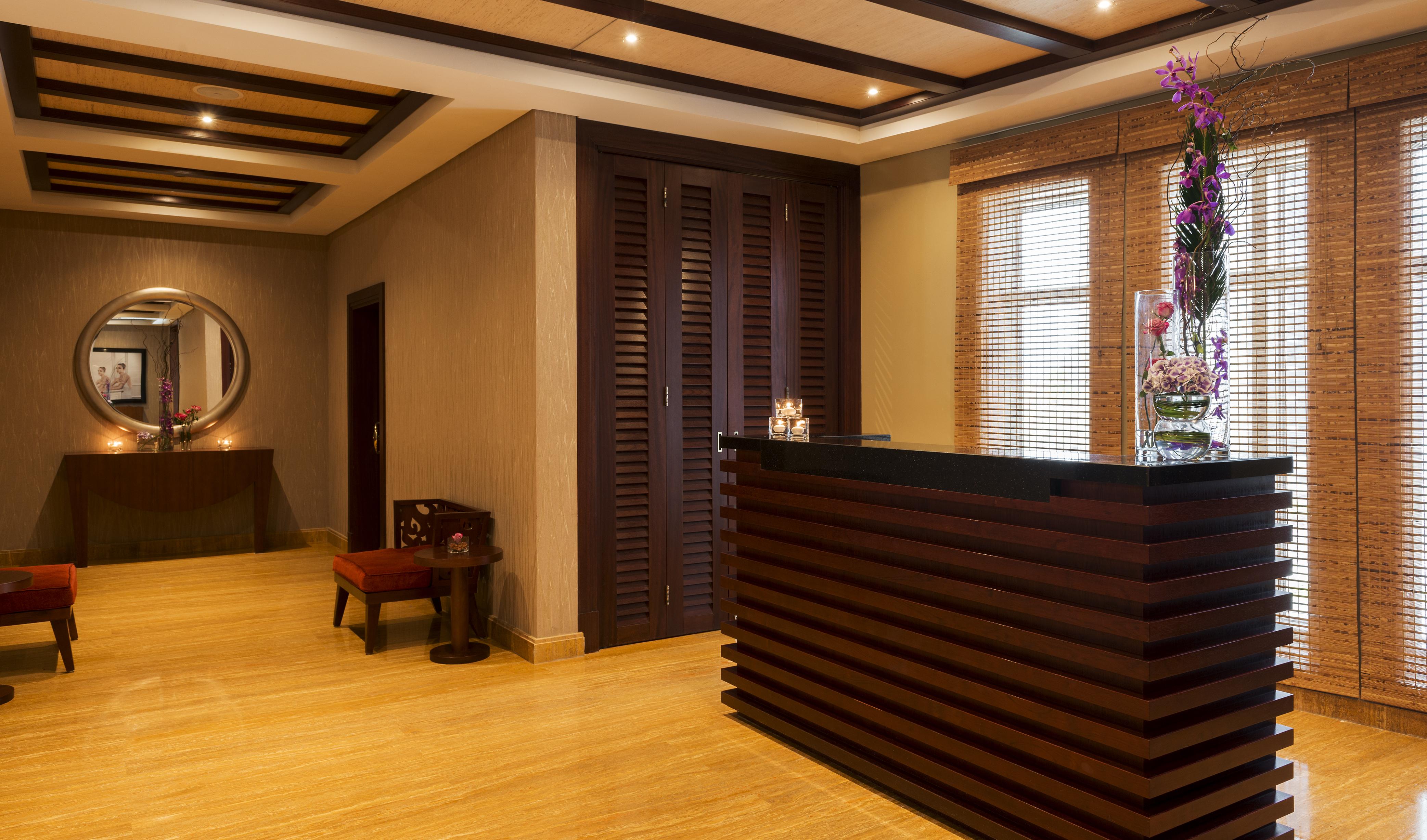 Sofitel Dubai Jumeirah Beach Exterior photo Reception desk
