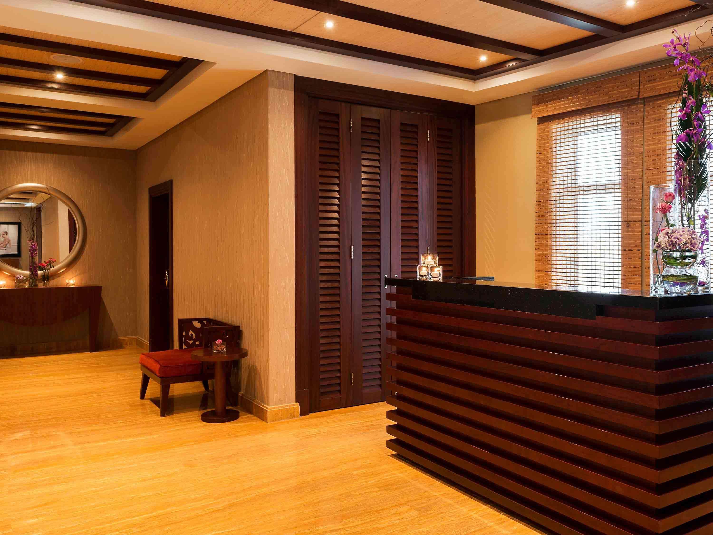 Sofitel Dubai Jumeirah Beach Exterior photo Reception desk at the spa