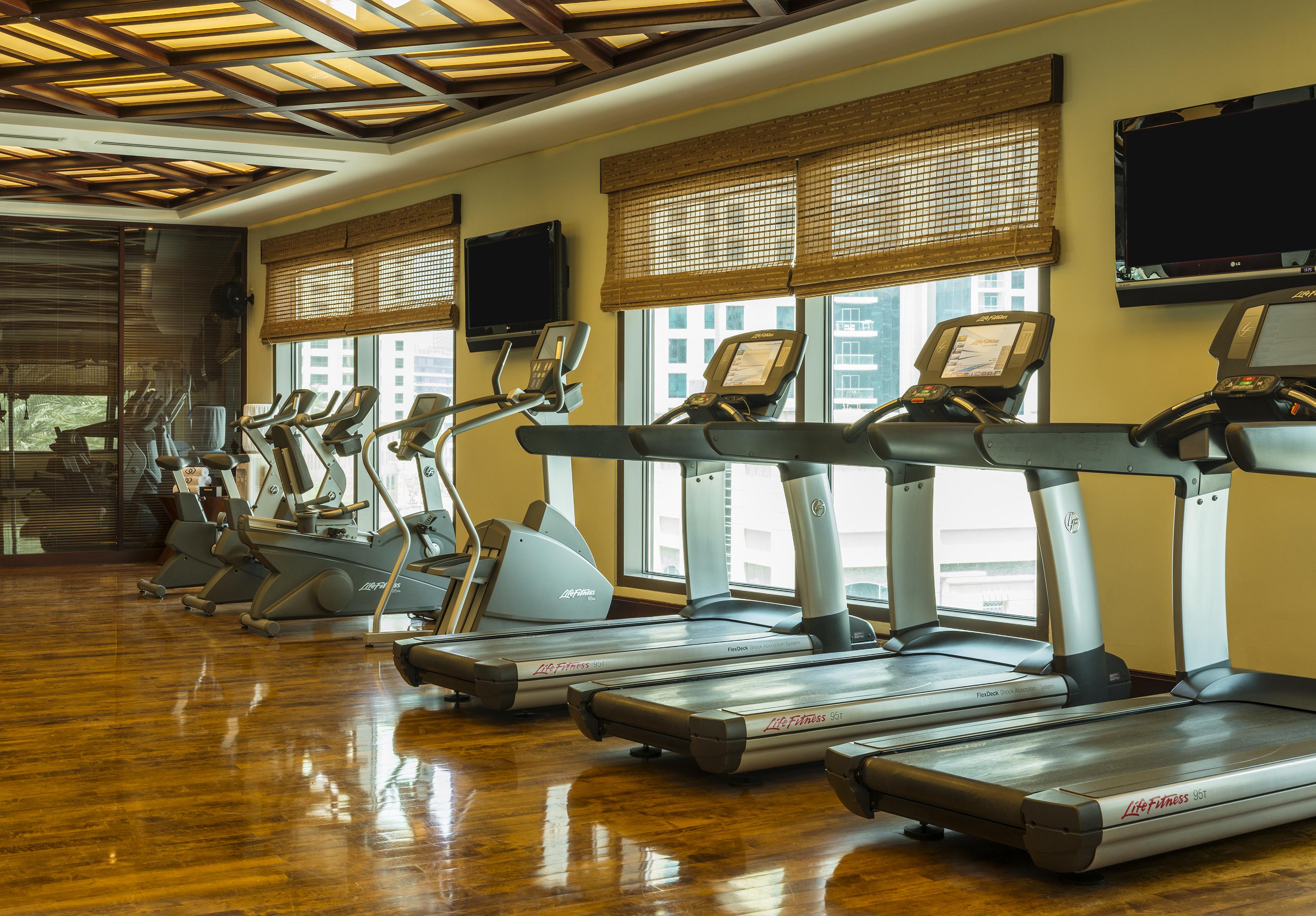 Sofitel Dubai Jumeirah Beach Exterior photo Fitness room