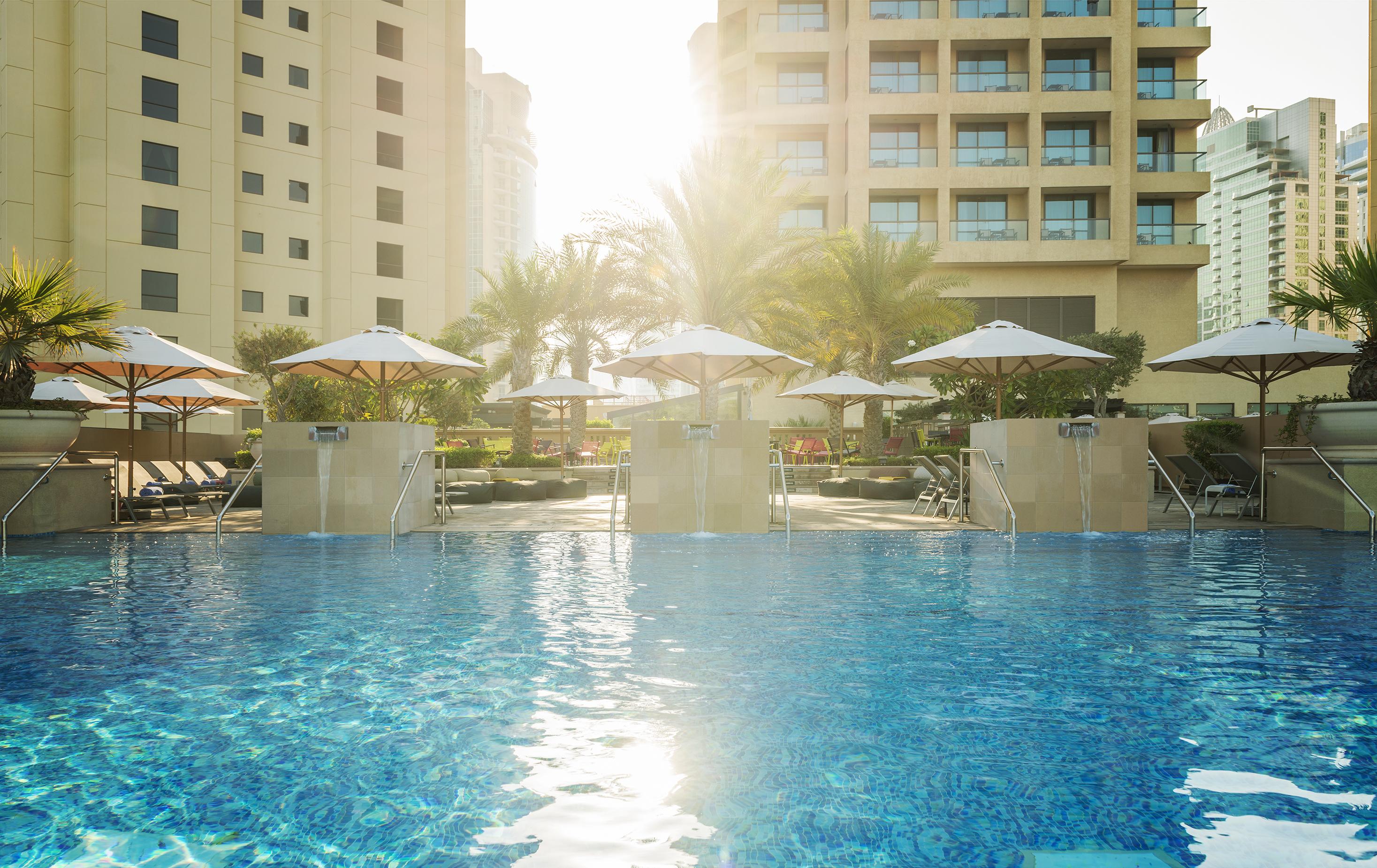 Sofitel Dubai Jumeirah Beach Exterior photo Swimming pool