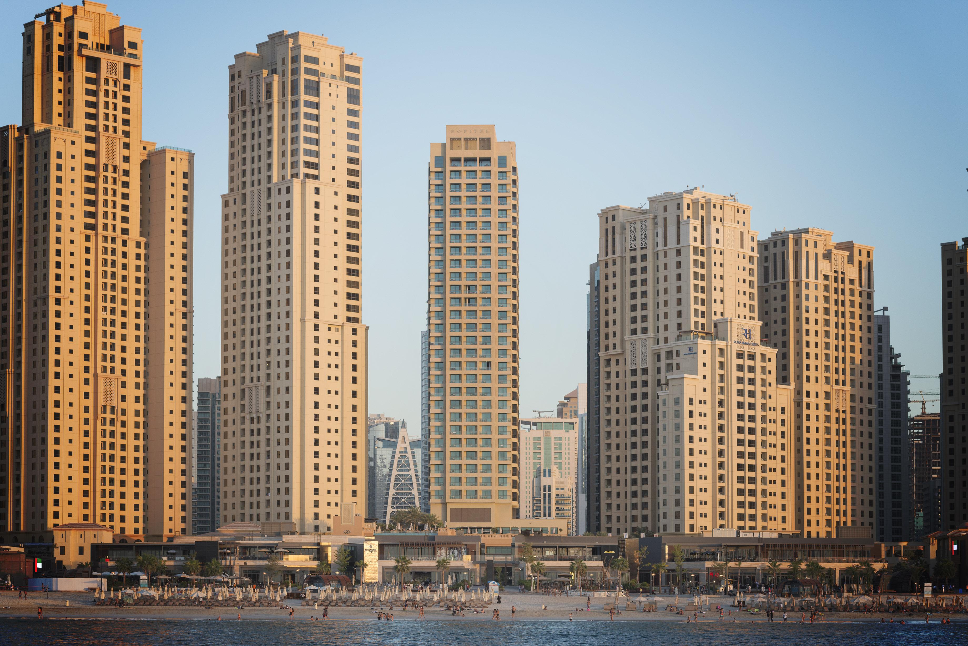 Sofitel Dubai Jumeirah Beach Exterior photo Dubai Marina Towers