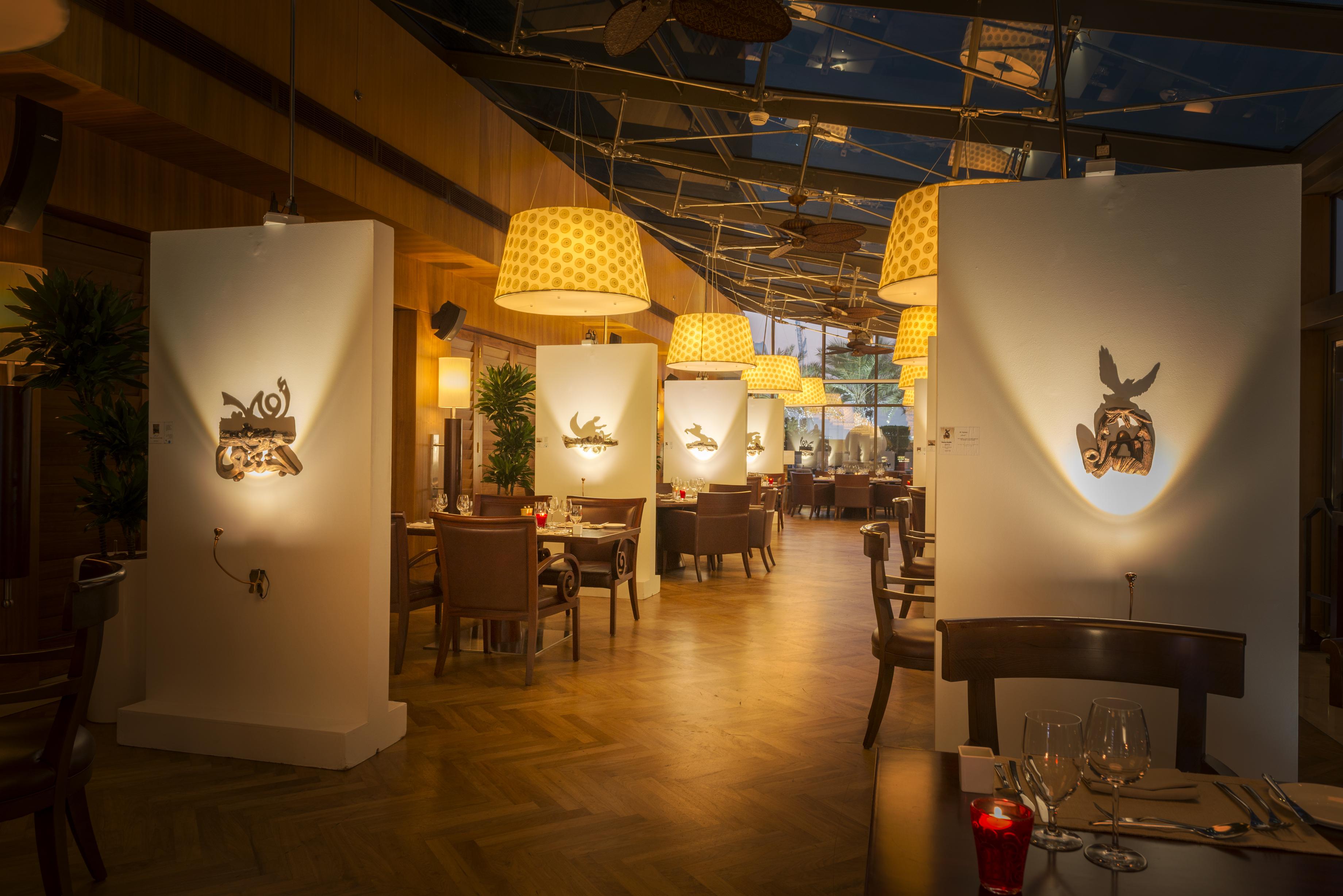 Sofitel Dubai Jumeirah Beach Exterior photo Interior of the restaurant