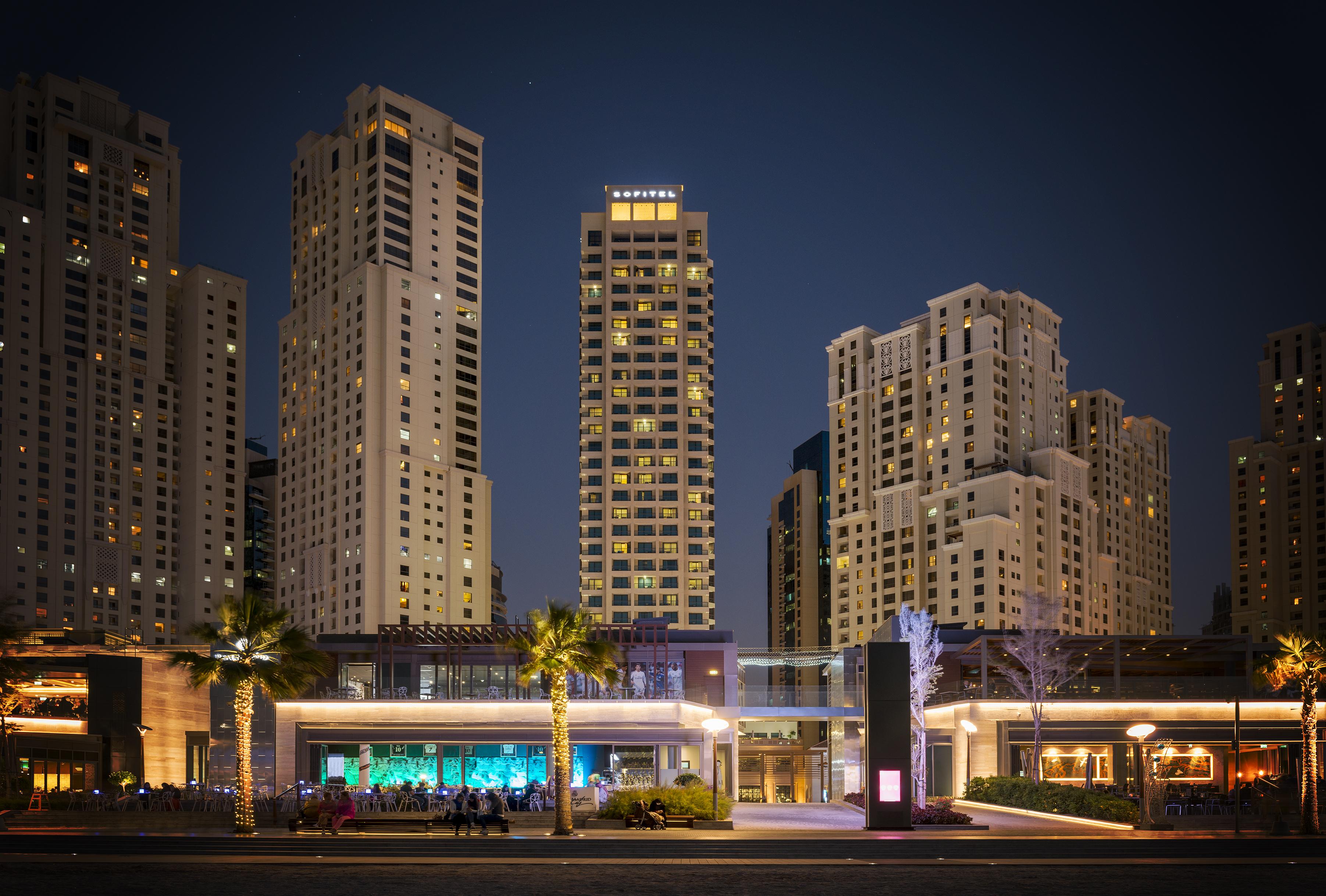 Sofitel Dubai Jumeirah Beach Exterior photo Dubai Marina Towers